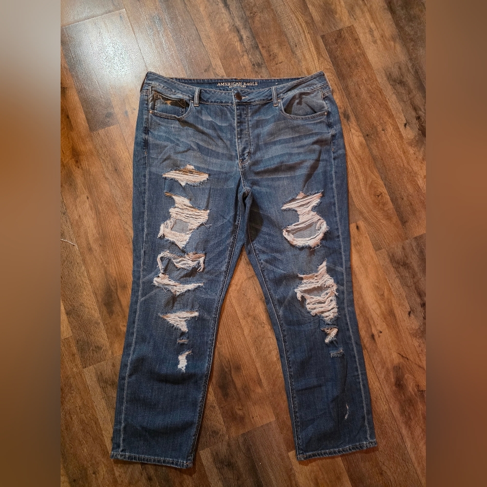 American Eagle Tomgirl Distressed Jeans Size 20